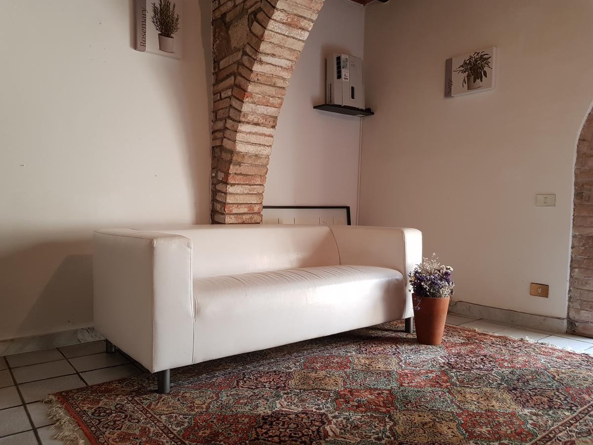 Guest House Il Giardino Коле Вал д'Елза Екстериор снимка