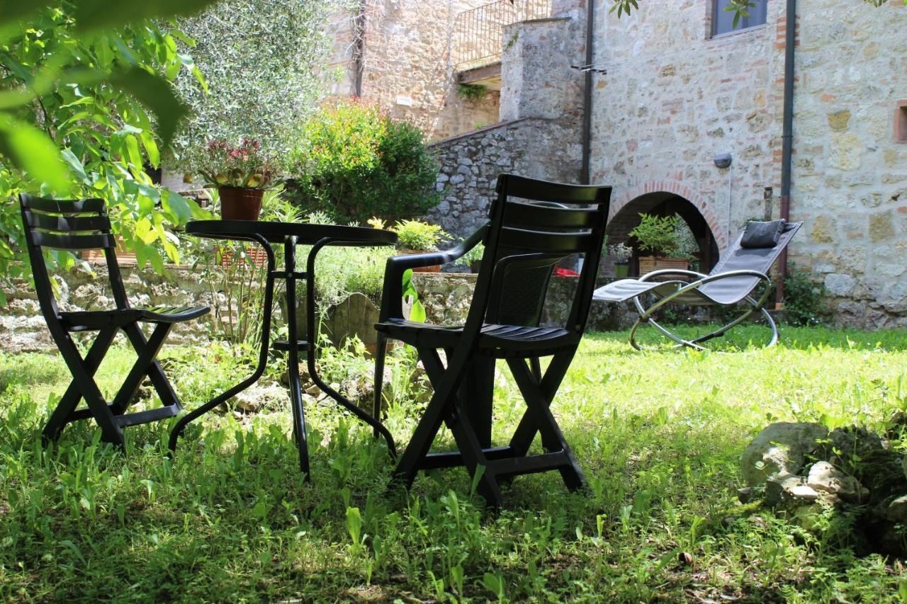 Guest House Il Giardino Коле Вал д'Елза Екстериор снимка