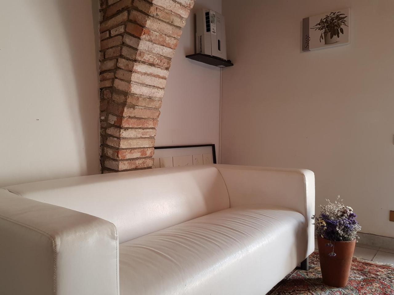 Guest House Il Giardino Коле Вал д'Елза Екстериор снимка