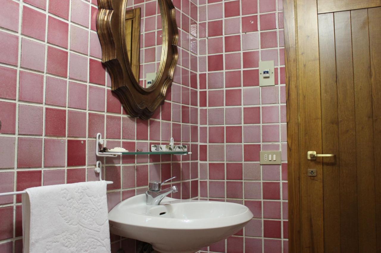 Guest House Il Giardino Коле Вал д'Елза Екстериор снимка