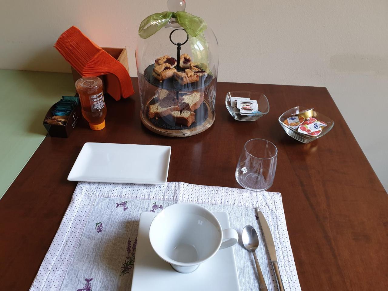 Guest House Il Giardino Коле Вал д'Елза Екстериор снимка